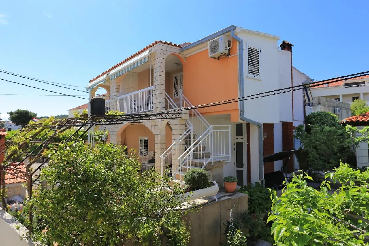 Apartments By The Sea Arbanija, Ciovo - 18797 Trogir 0*,  Chorvatsko